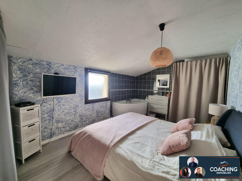 Maison - 187 m² - 9 pièces