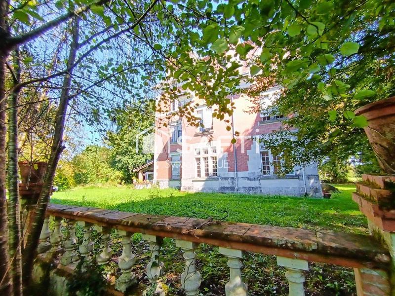 Château - 433 m² - 12 pièces