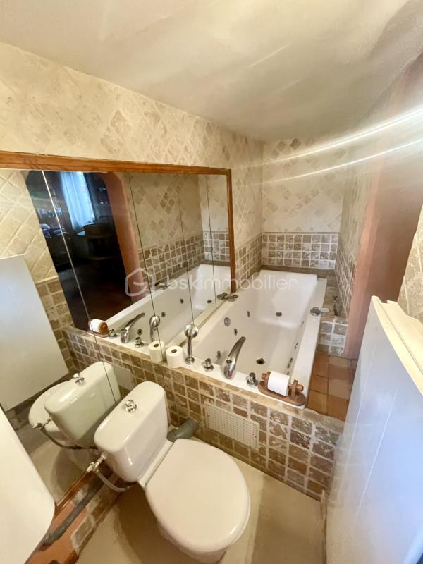 Maison - 184 m² - 7 pièces