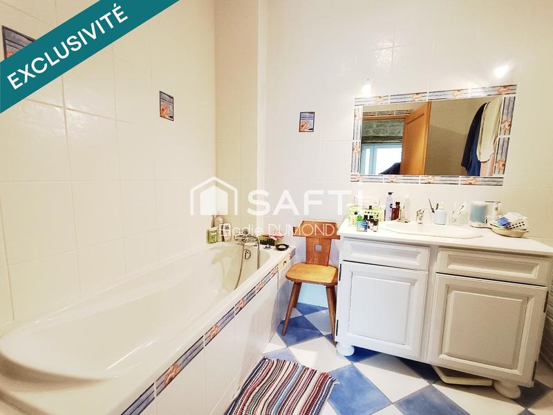 Maison - 250 m² - 8 pièces