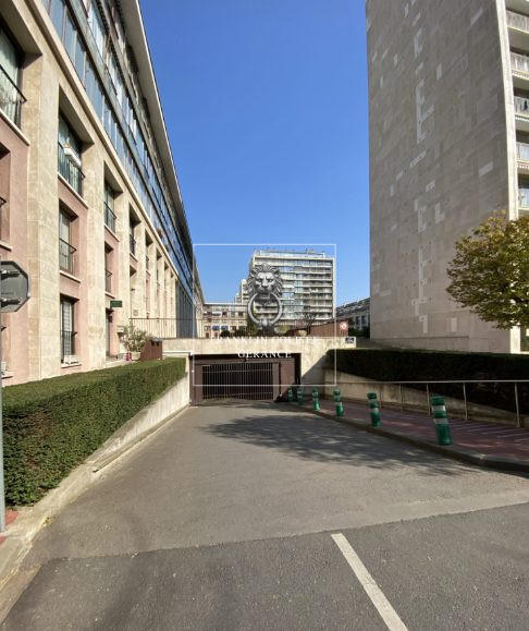 Parking / Garage - 15 m²