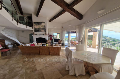 Maison - 250 m² - 10 pièces