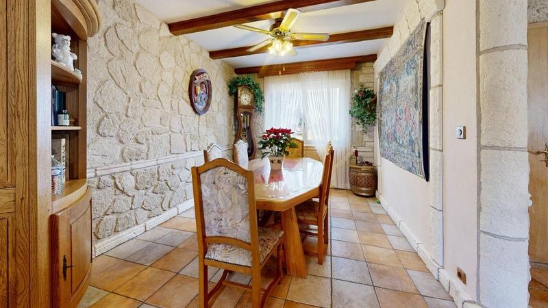 Maison - 251 m² - 6 pièces