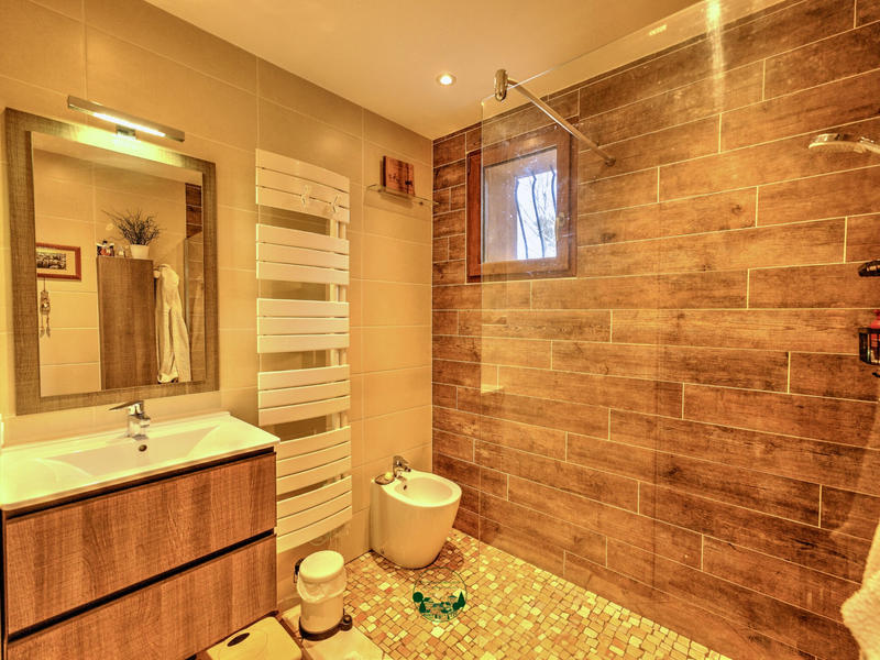 Maison - 200 m² - 7 pièces