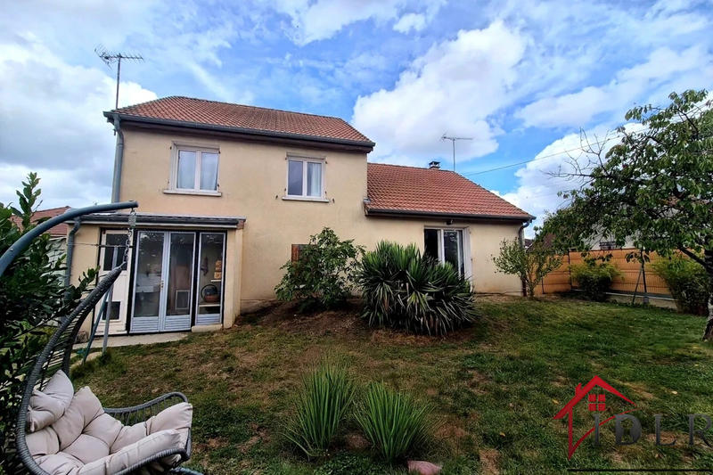 Maison - 90 m² - 5 pièces