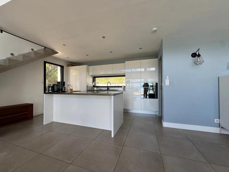 Maison - 187 m² - 7 pièces