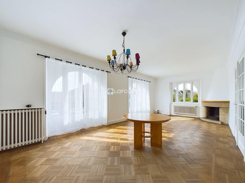 Maison - 128 m² - 7 pièces