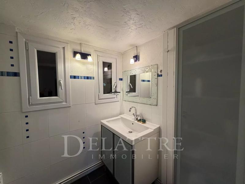 Maison - 232 m² - 8 pièces