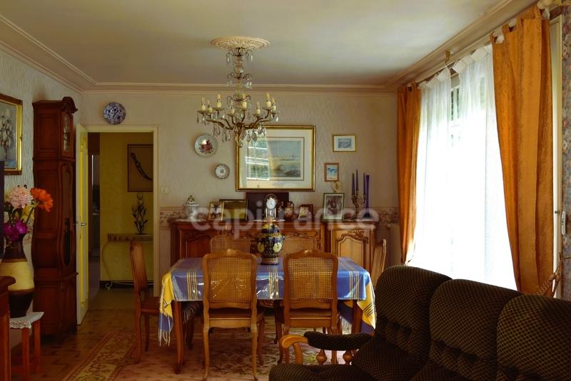 Maison - 120 m² - 10 pièces