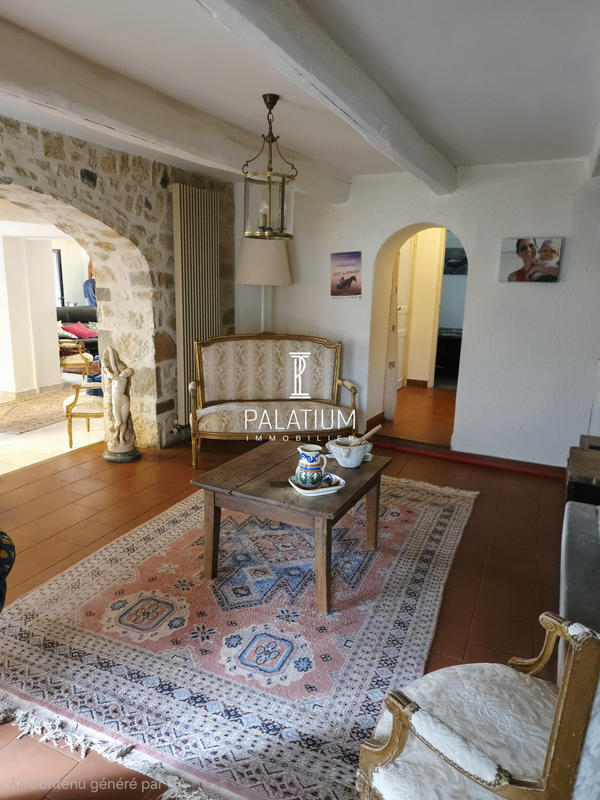 Maison - 260 m² - 10 pièces