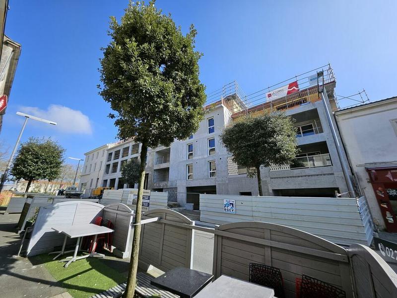 Local commercial - 586 m²