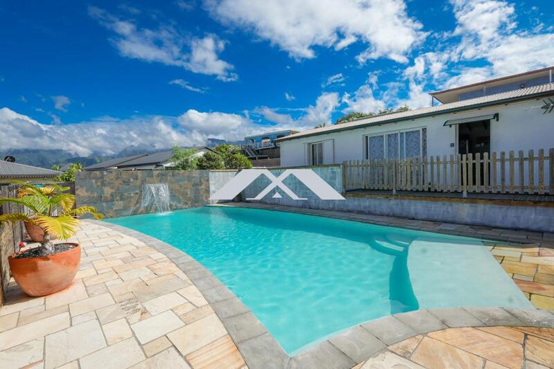 Maison - 185 m² - 11 pièces