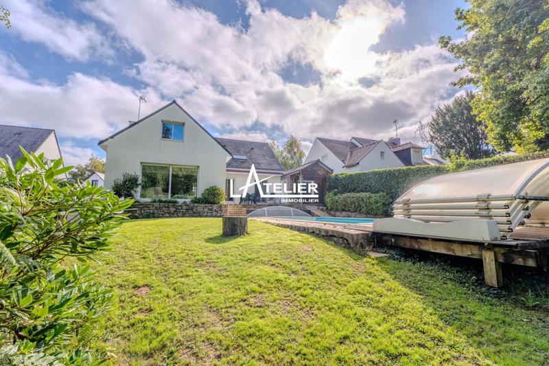 Maison - 230 m² - 11 pièces