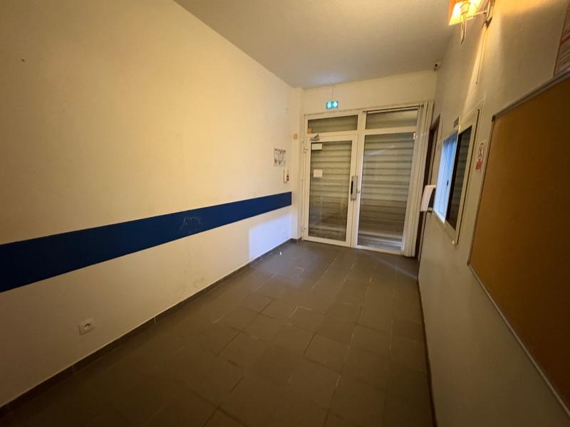 Local commercial - 147 m² - 10 pièces