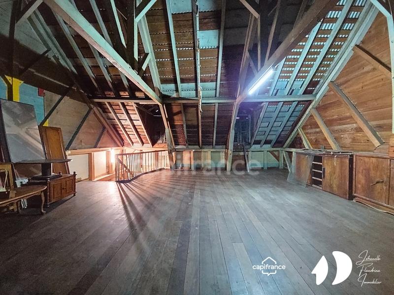 Immeuble - 195 m² - 10 pièces