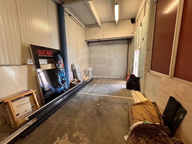 Local commercial - 396 m² - 3 pièces