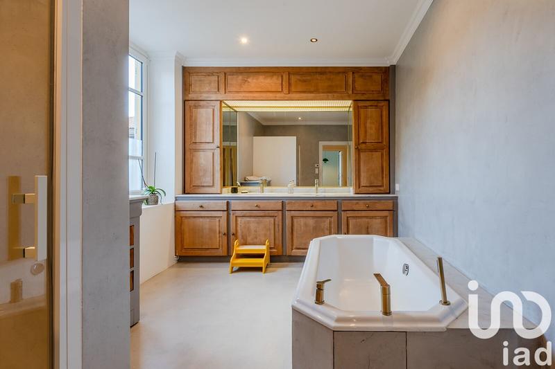 Appartement - 174 m² - 6 pièces