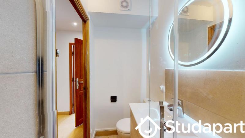 Chambre - 11 m² - 1 pièce