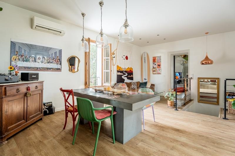 Maison - 225 m² - 7 pièces