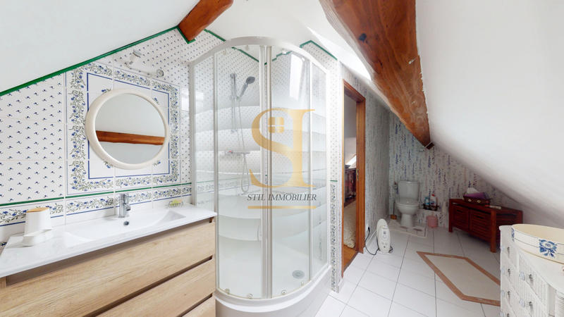 Maison - 228 m² - 7 pièces