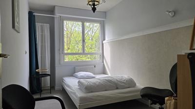 Appartement ancien - 85 m² - 5 pièces