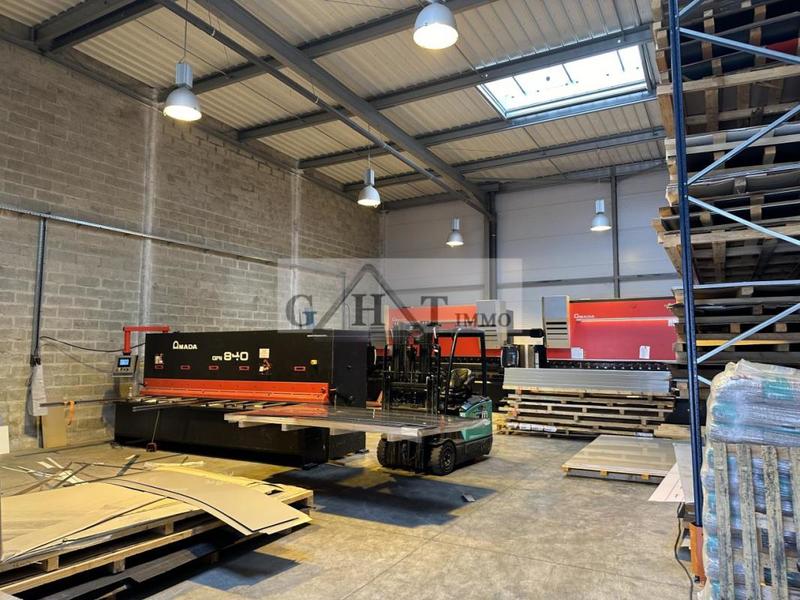 Entrepôt - 372 m²