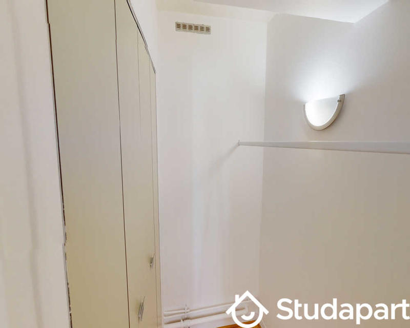 Chambre - 70 m² - 1 pièce