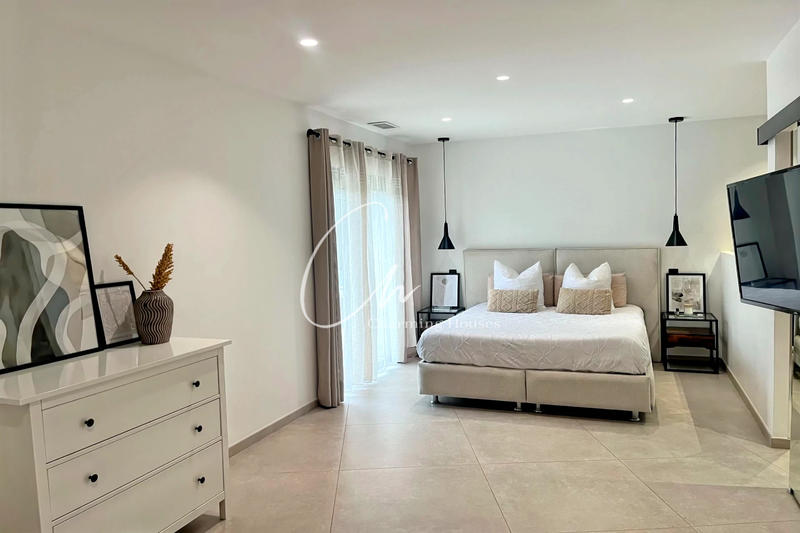 Maison contemporaine - 187 m² - 6 pièces