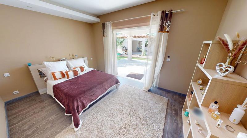 Villa - 207 m² - 8 pièces