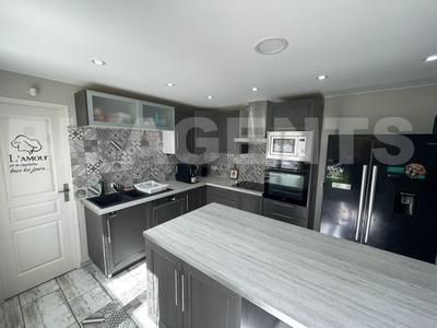 Villa - 157 m² - 8 pièces