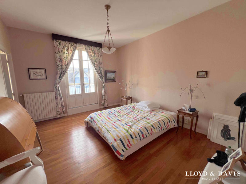 Maison ancienne - 175 m² - 10 pièces