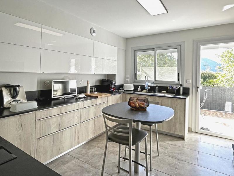 Appartement - 153 m² - 8 pièces