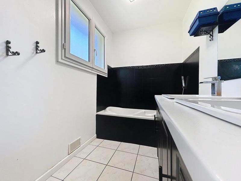 Maison - 107 m² - 5 pièces