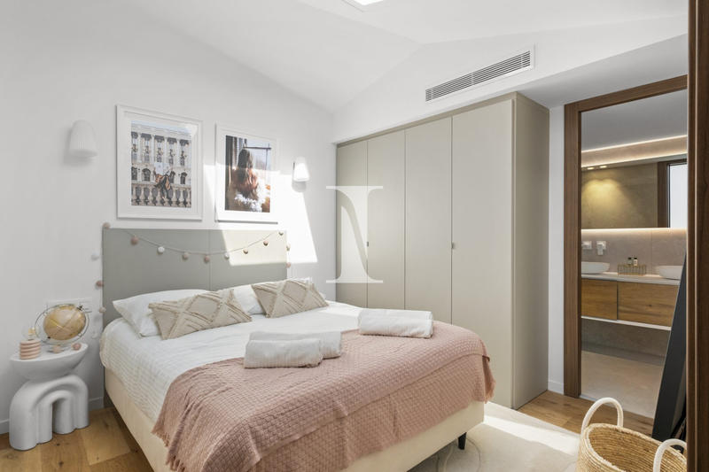 Appartement - 165 m² - 5 pièces