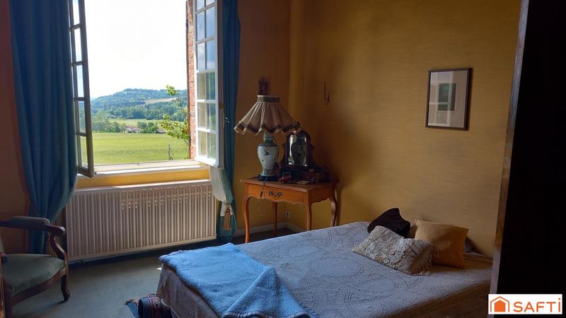 Maison - 201 m² - 5 pièces