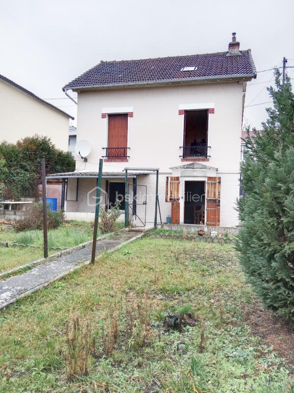 Maison traditionnelle - 92 m² - 4 pièces