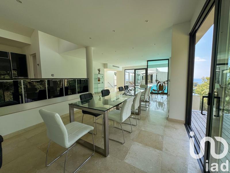 Maison - 510 m² - 7 pièces