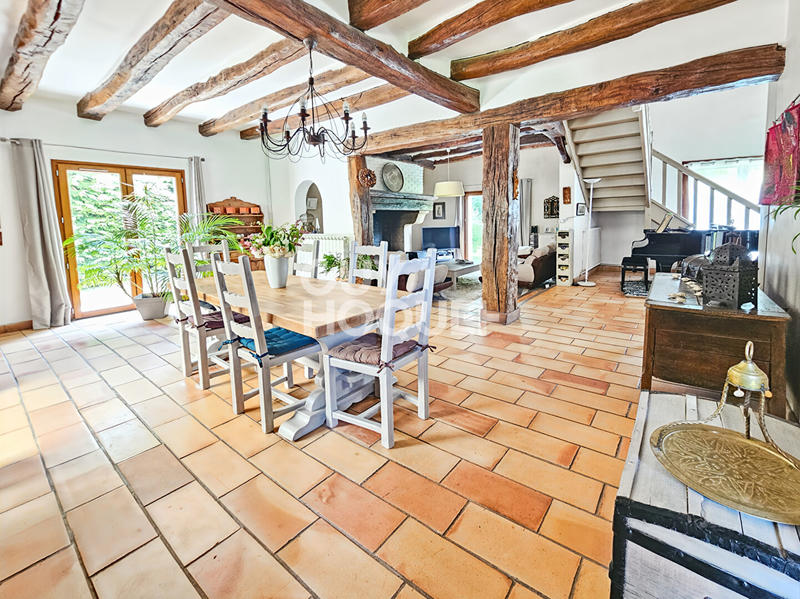 Maison - 320 m² - 11 pièces