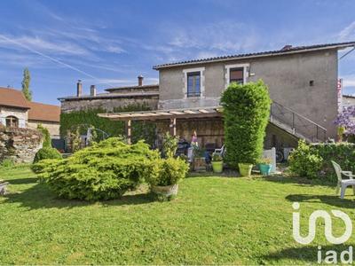 Maison - 311 m² - 10 pièces