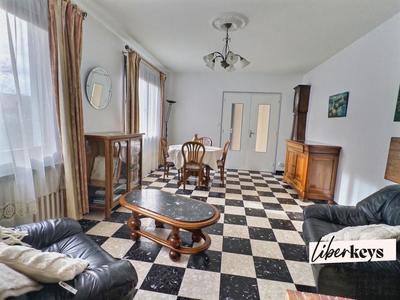 Maison - 93 m² - 5 pièces