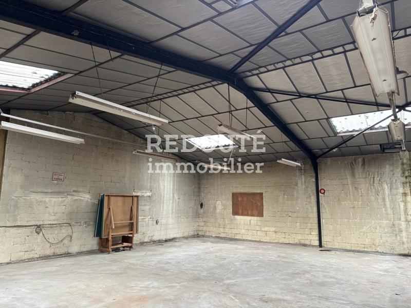 Entrepôt - 240 m² - 1 pièce