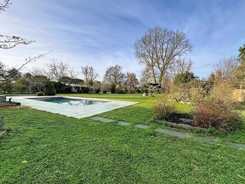 Maison - 200 m² - 7 pièces