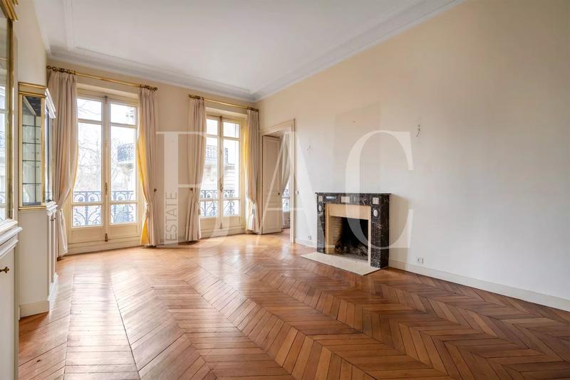 Appartement - 280 m² - 9 pièces
