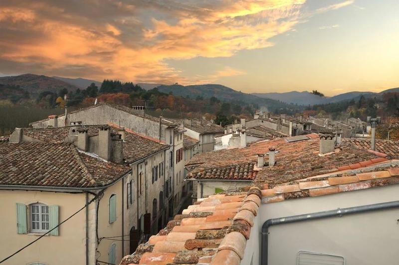 Maison - 304 m² - 4 pièces