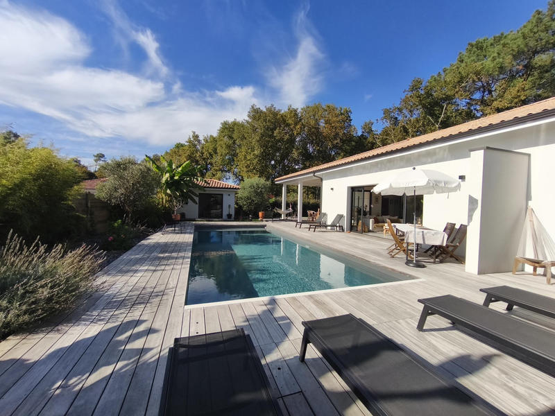 Villa - 182 m² - 6 pièces