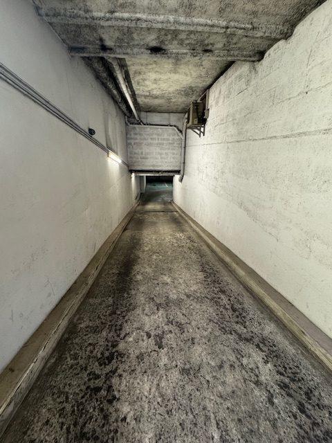 Parking / Garage - 10 m²