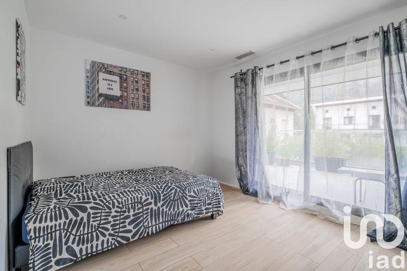 Maison - 184 m² - 7 pièces