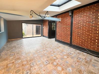 Maison - 220 m² - 6 pièces