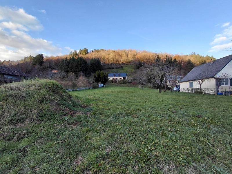 Terrain constructible - 1 898 m²