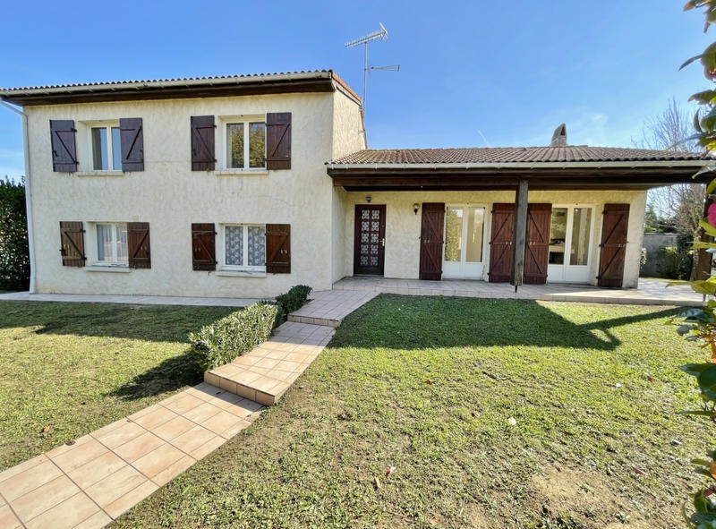 Villa - 137 m² - 7 pièces